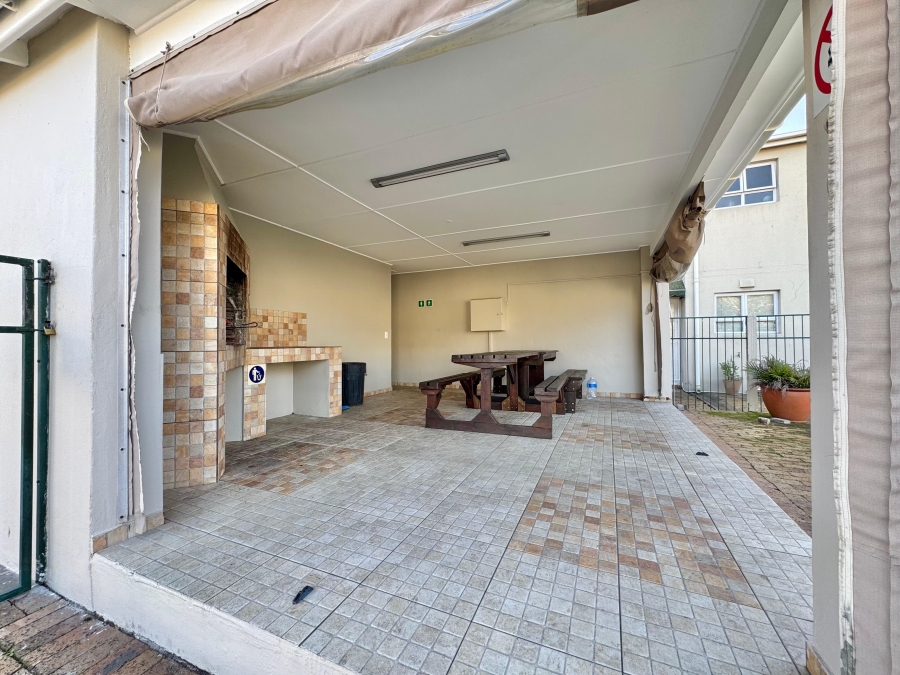 2 Bedroom Property for Sale in Kenilworth Western Cape